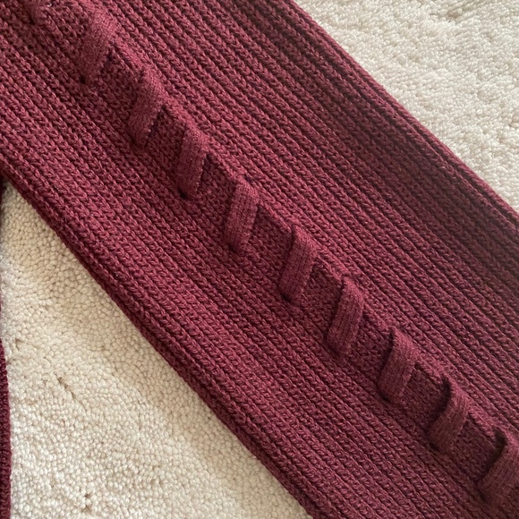 American Eagle Burgundy Sweater - Picture 3 of 5